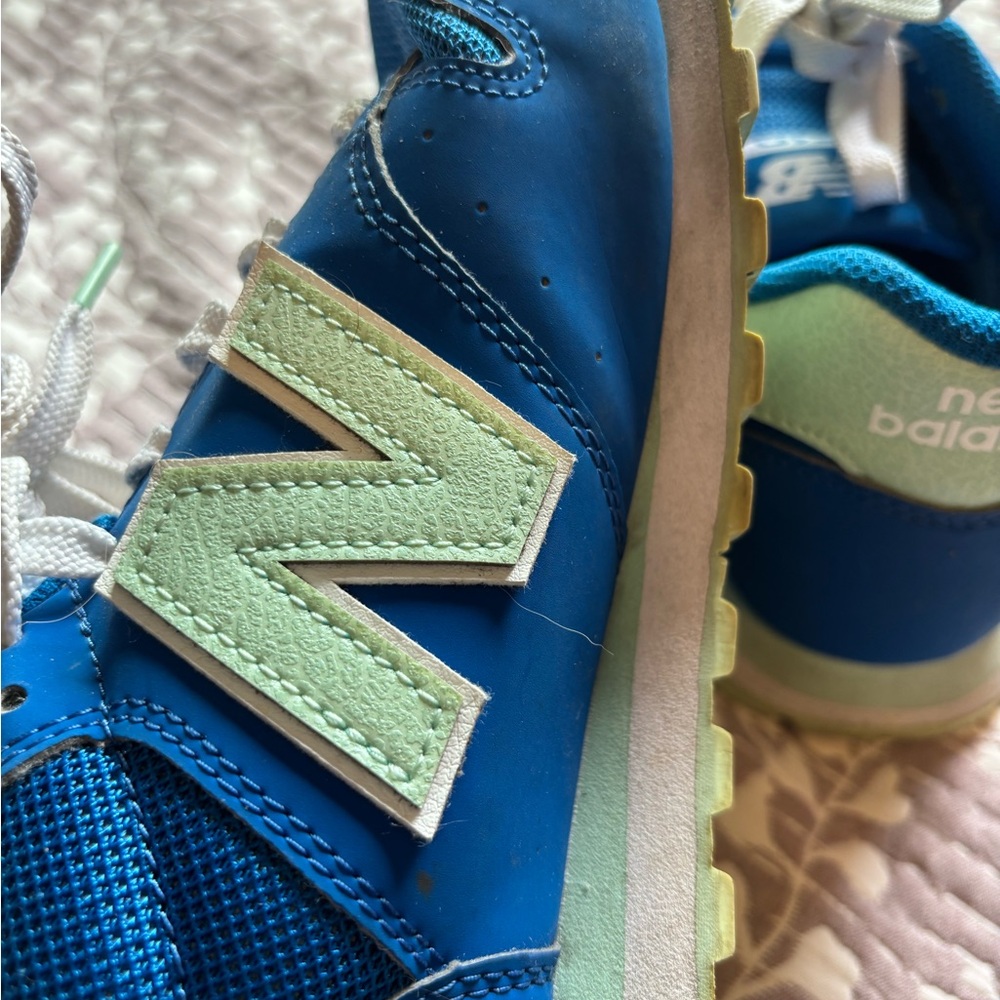 New Balance Blue & Mint Casual Sneakers